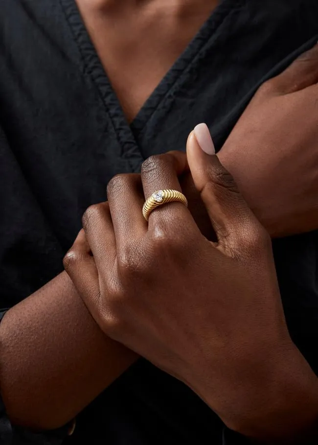 ALOHAS Jewelry Zap 8211 Gold And Crystal Ring 8211 Women
