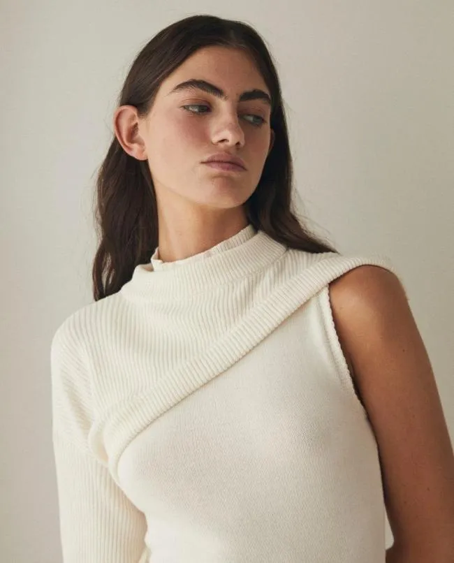 ALOHAS Sweaters and Cardigans Creator 8211 White Knit Top 8211 Women