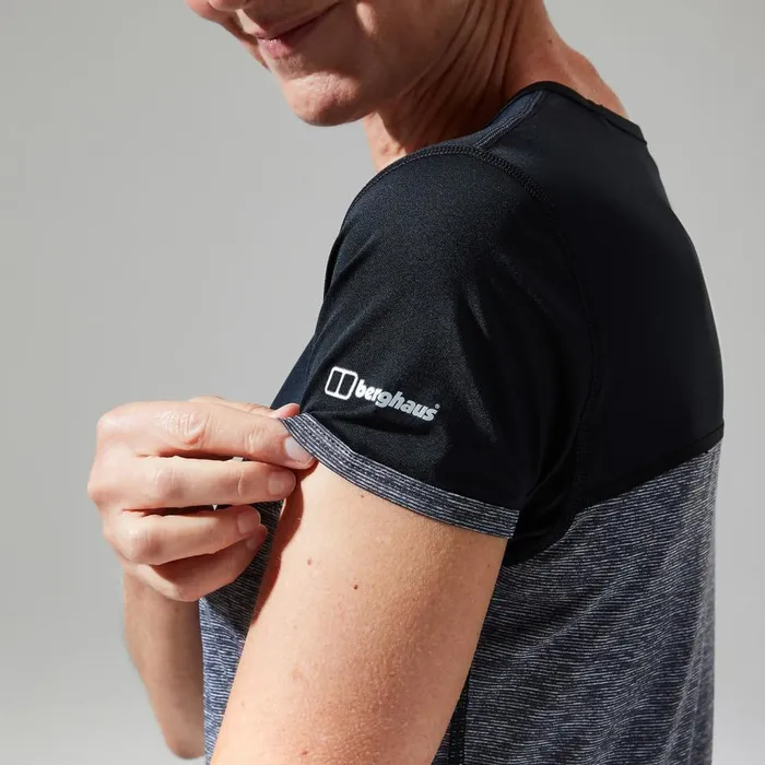 Berghaus TShirts Voyager Tech Tee Short Sleeve Crew 8211 Dark Grey Black 8211 Women