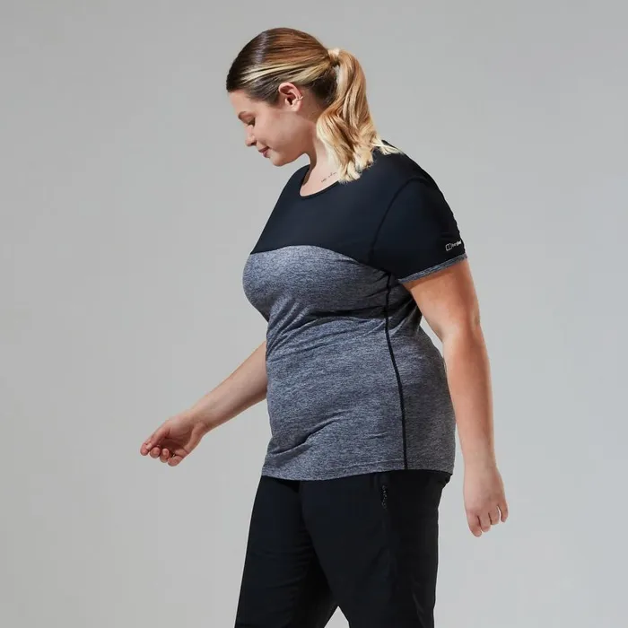 Berghaus TShirts Voyager Tech Tee Short Sleeve Crew 8211 Dark Grey Black 8211 Women