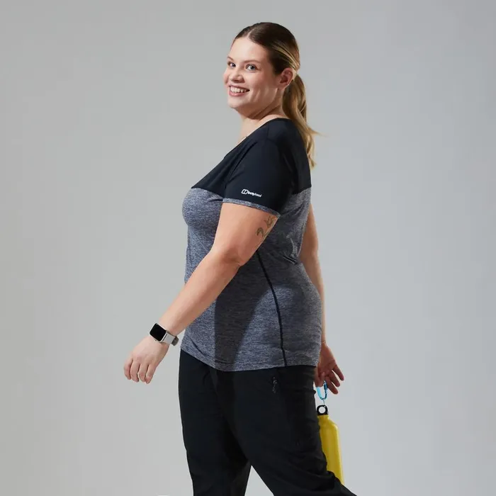 Berghaus TShirts Voyager Tech Tee Short Sleeve Crew 8211 Dark Grey Black 8211 Women