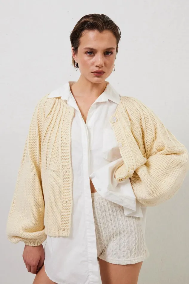 Cardigans Women VRG GRL Riley Knit Cardigan Cream Cardigans Women VRG GRL Riley Knit Cardigan Cream