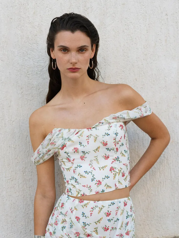 French Connection Floriana Hallie Crinkle Bardot Top Summer White Woman Coords French Connection Floriana Hallie Crinkle Bardot Top Summer White Woman Coords