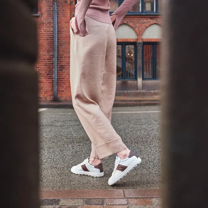 Geox Sneakers SPHERICA ECUB1 WOMAN WhiteDark Brown Low Top Sneakers Whitedark Brown 8211 Woman