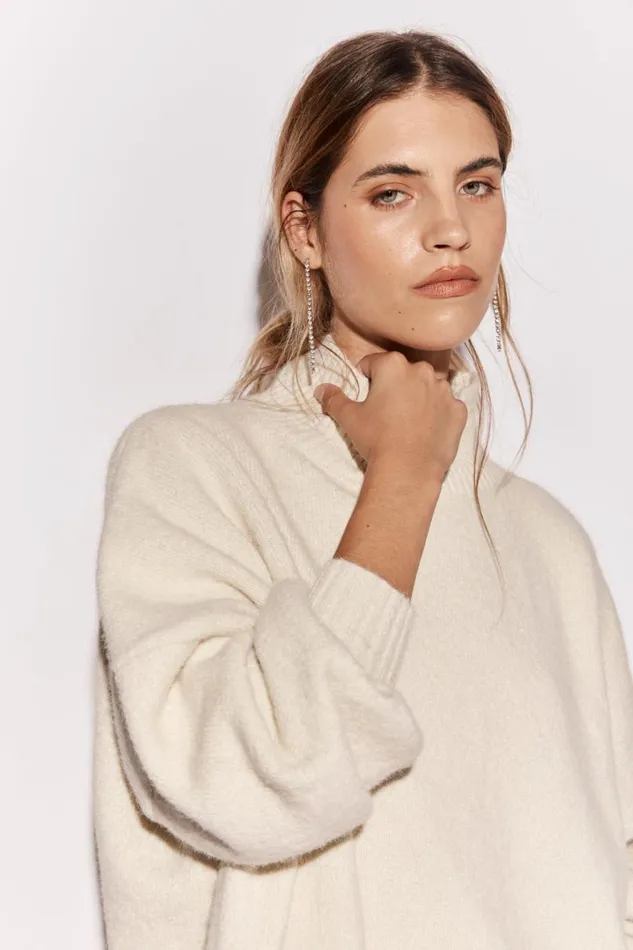 JumpersSweaters Women VRG GRL Yumi Knit Jumper Cream JumpersSweaters Women VRG GRL Yumi Knit Jumper Cream