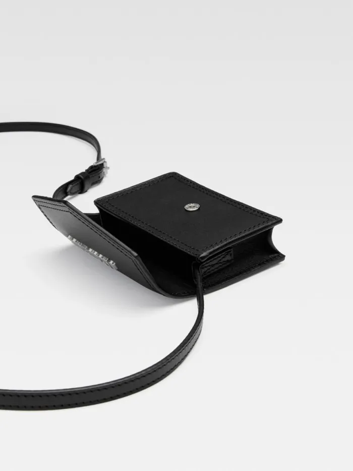 The Azur Cardholder Black Men JACQUEMUS Small Leather Goods The Azur Cardholder Black Men JACQUEMUS Small Leather Goods