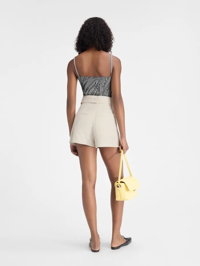 The Bari Shorts Light Beige Women JACQUEMUS Trousers and Shorts The Bari Shorts Light Beige Women JACQUEMUS Trousers and Shorts