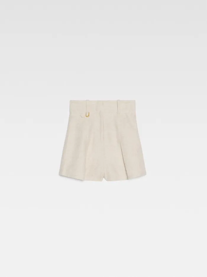 The Bari Shorts Light Beige Women JACQUEMUS Trousers and Shorts The Bari Shorts Light Beige Women JACQUEMUS Trousers and Shorts
