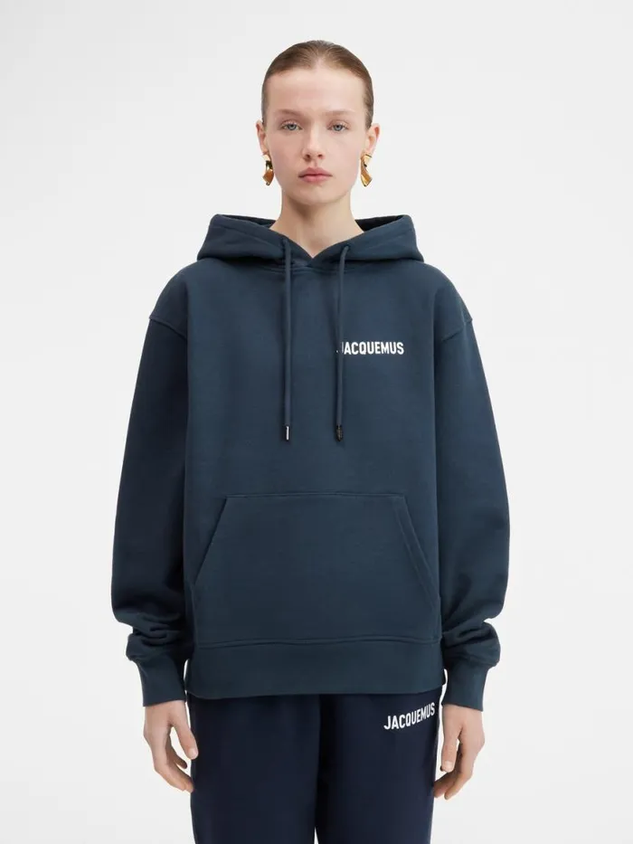 The Jacquemus Sweatshirt Dark Navy WomenMen JACQUEMUS Sweatshirts and Joggings The Jacquemus Sweatshirt Dark Navy WomenMen JACQUEMUS Sweatshirts and Joggings