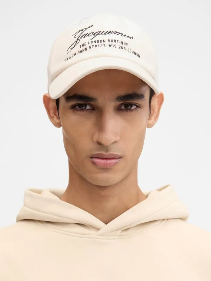 The London Baseball Cap Offwhite WomenMen JACQUEMUS Hats The London Baseball Cap Offwhite WomenMen JACQUEMUS Hats