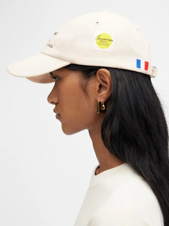 The London Baseball Cap Offwhite WomenMen JACQUEMUS Hats The London Baseball Cap Offwhite WomenMen JACQUEMUS Hats