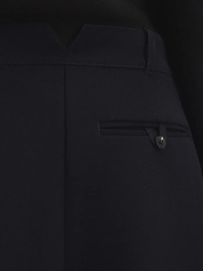 The Ovalo Bermuda Shorts Black Women JACQUEMUS Trousers and Shorts The Ovalo Bermuda Shorts Black Women JACQUEMUS Trousers and Shorts