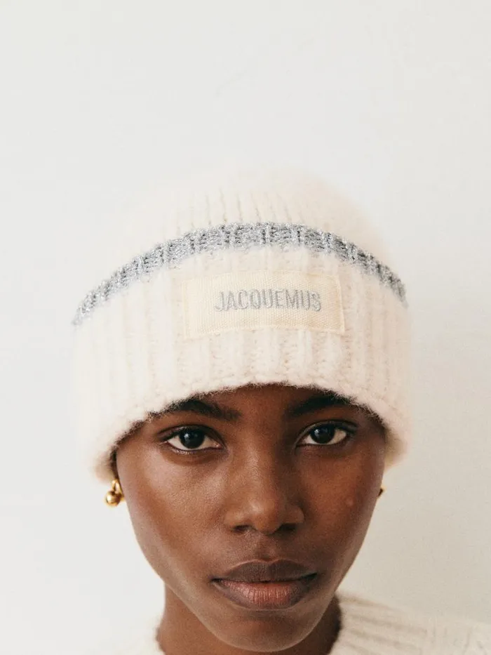 The Paoli Beanie Offwhite WomenMen JACQUEMUS Scarves Beanies and Gloves The Paoli Beanie Offwhite WomenMen JACQUEMUS Scarves Beanies and Gloves