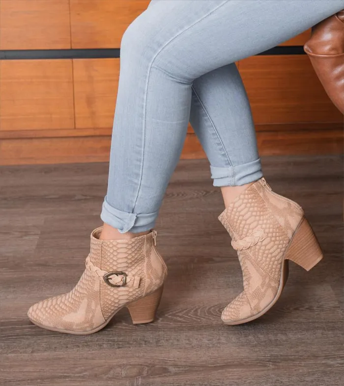 Women Baretraps Booties Ledell Bootie Camel Women Baretraps Booties Ledell Bootie Camel