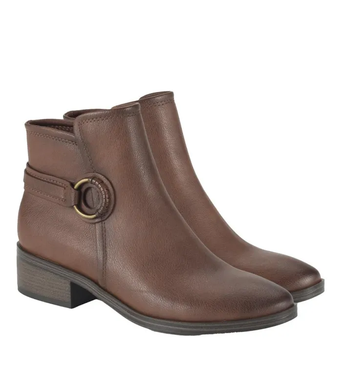 Women Baretraps Booties Maddy Bootie Oak Women Baretraps Booties Maddy Bootie Oak