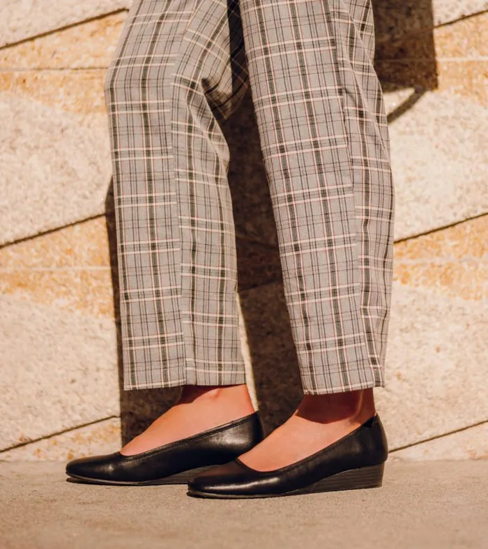 Women Baretraps Dress Shoes Covette Wedge Slip On Black Women Baretraps Dress Shoes Covette Wedge Slip On Black