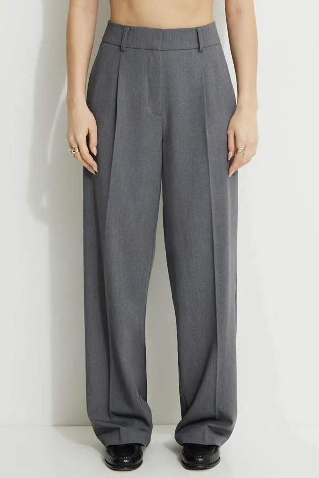 Women Dynamite Pants Sofia Pleated Straight Leg Pants Gray