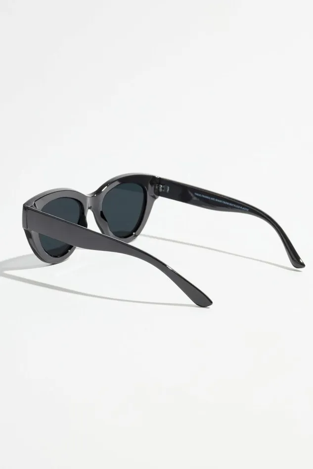 Women Dynamite Sunglasses Chunky CatEye Sunglasses Purple