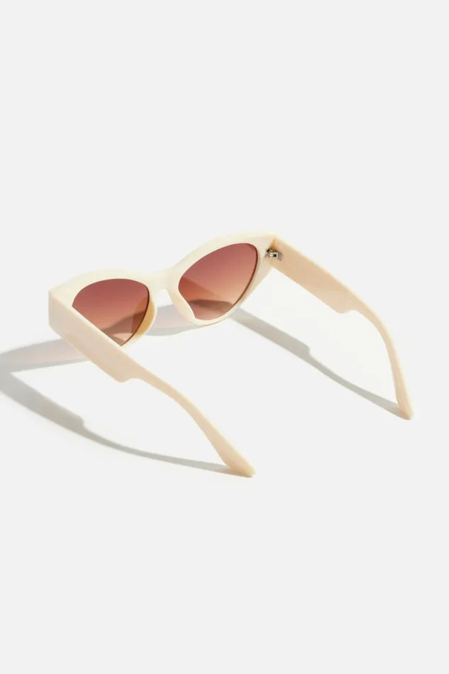 Women Dynamite Sunglasses Classic Wide Arm CatEye Sunglasses Beige