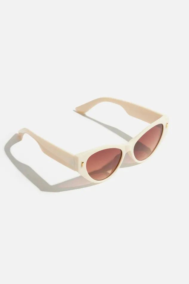 Women Dynamite Sunglasses Classic Wide Arm CatEye Sunglasses Beige
