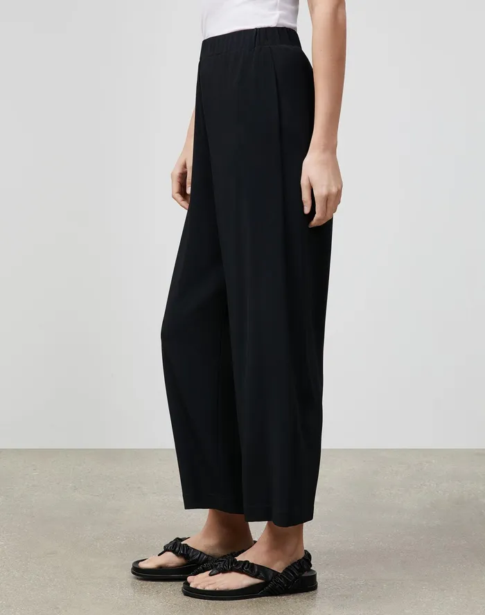 Women Lafayette 148 New York Pants and Shorts Riverside Cropped Pant In Midweight Matte Jersey Black